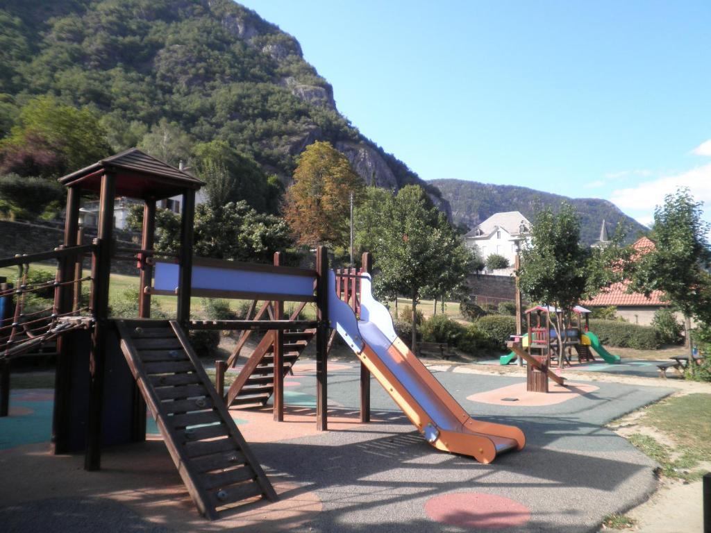 Appartements Les Pins Cierp Экстерьер фото